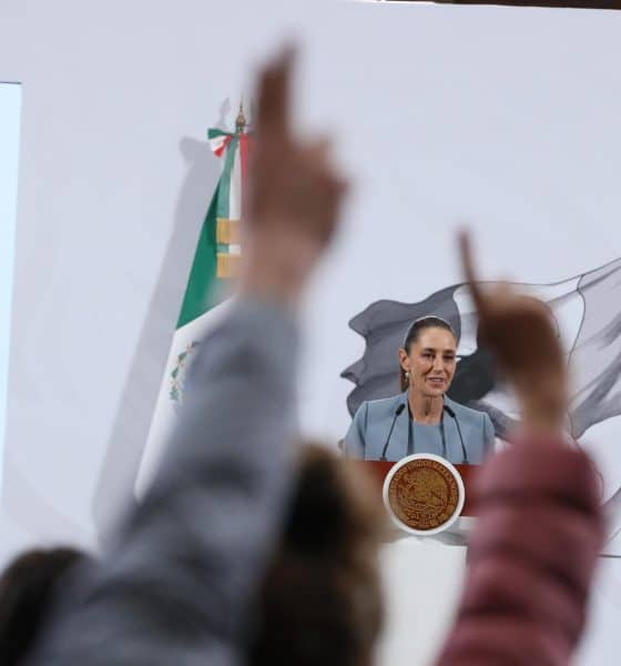 La presidenta de México, Claudia Sheinbaum, habla durante una rueda de prensa matutina en Palacio Nacional de la Ciudad de México (México). EFE/Mario Guzmán