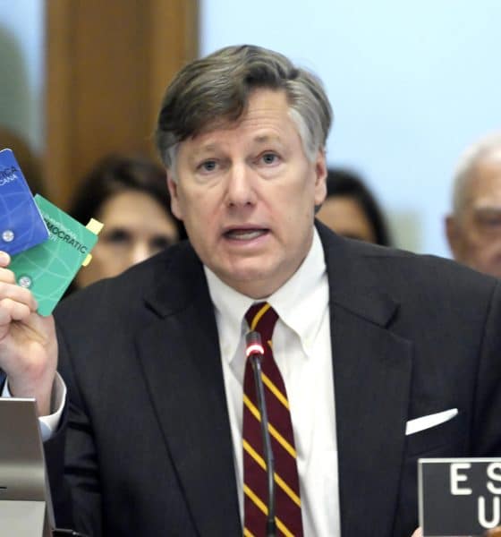 El subsecretario de Estado de Estados Unidos, Christopher Landau, habla durante una sesión extraordinaria del Consejo Permanente de la Organización de los Estados Americanos (OEA) este martes, en Washington (EE.UU.). EFE/ Lenin Nolly