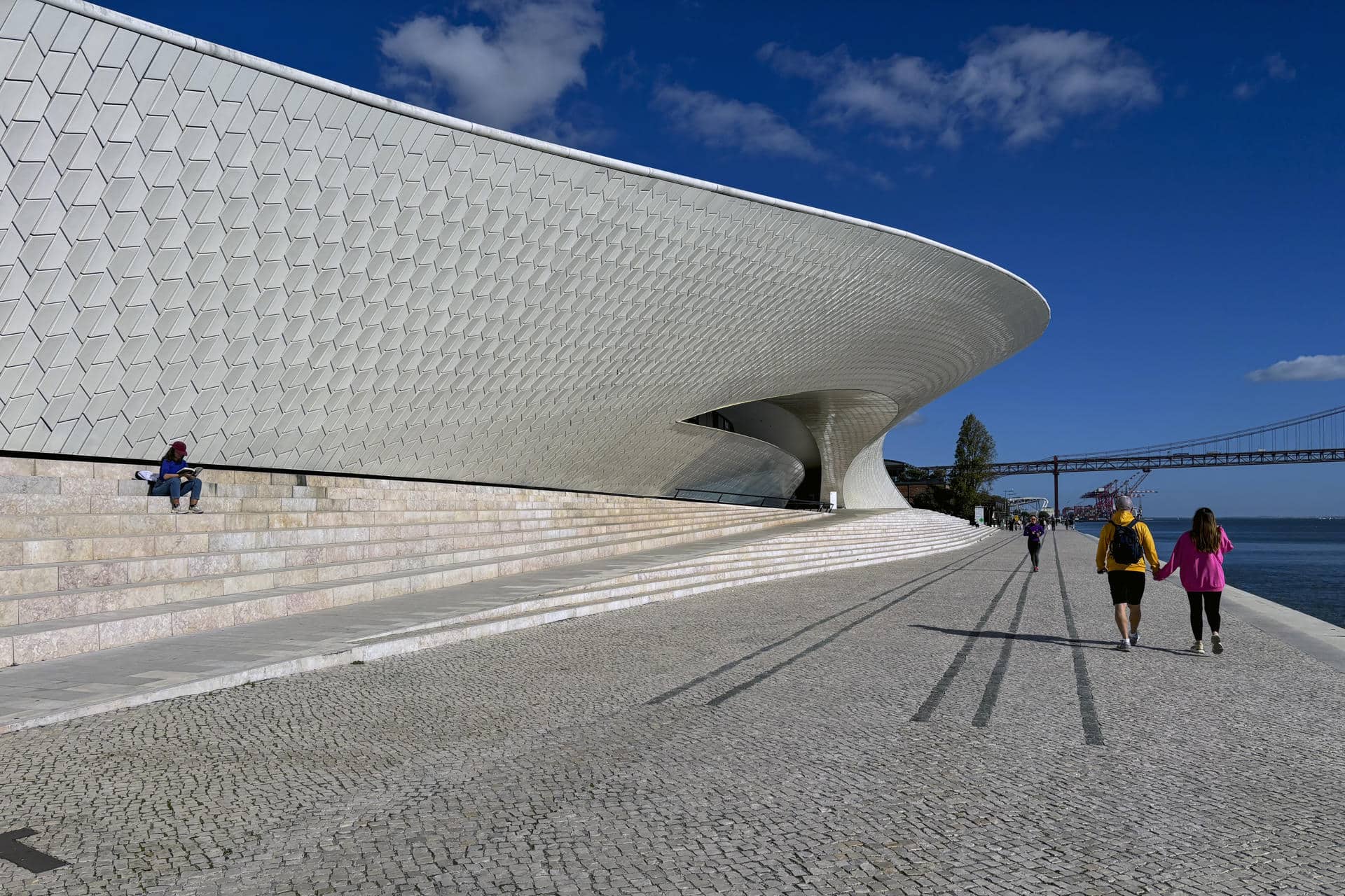 El Museo de Arte, Arquitectura y Tecnología (MAAT) de Lisboa celebrará en 2026 su décimo aniversario con una programación continuista que incluirá una gran muestra de obras de la colección de la Fundación EDP y trabajos de Christian Marclay, Margarida Correia y Pedro Cabrita Reis, entre otros. EFE/ Carlota Ciudad