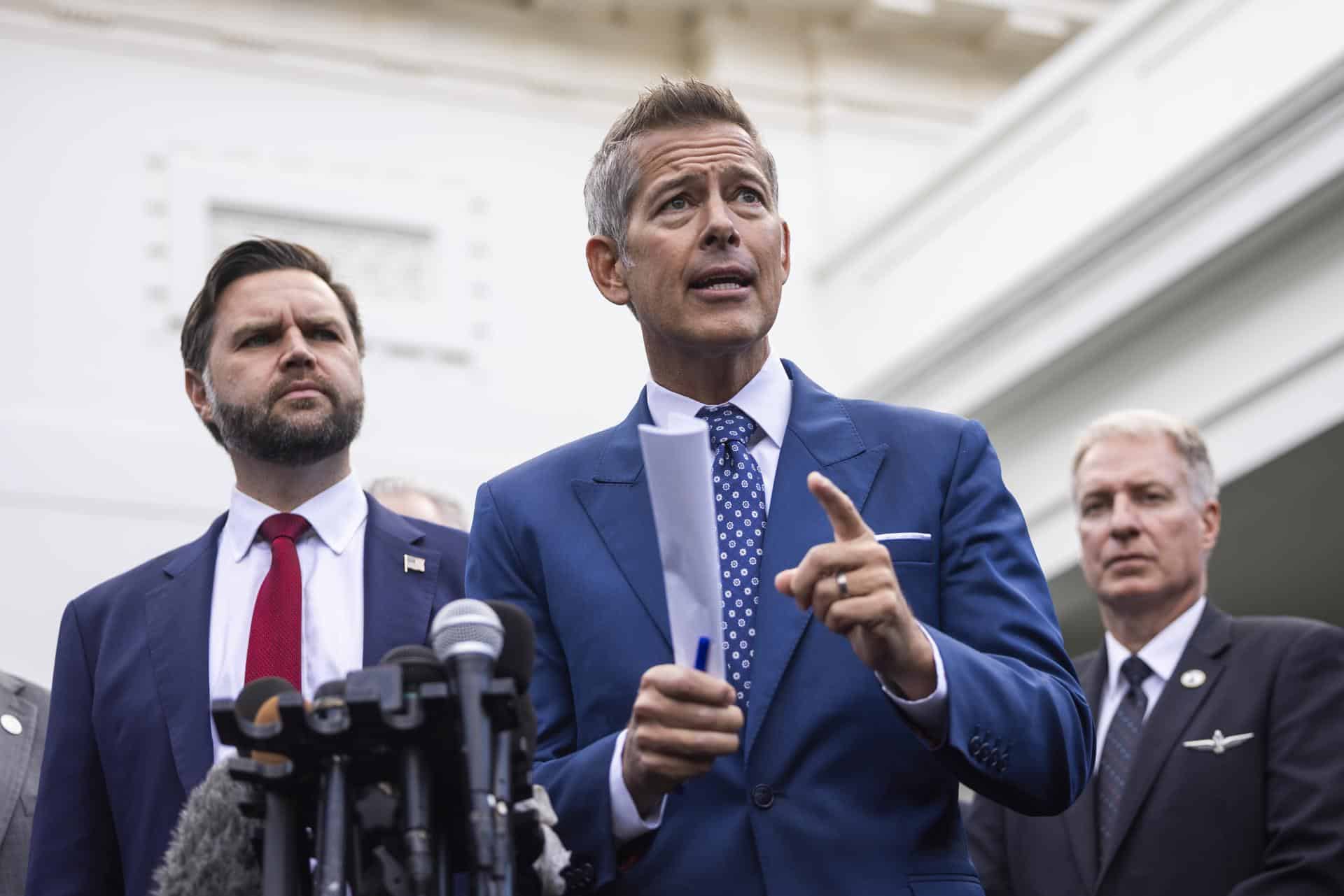 El secretario de Transporte de Estados Unidos, Sean Duffy. EFE/Jim Lo Scalzo