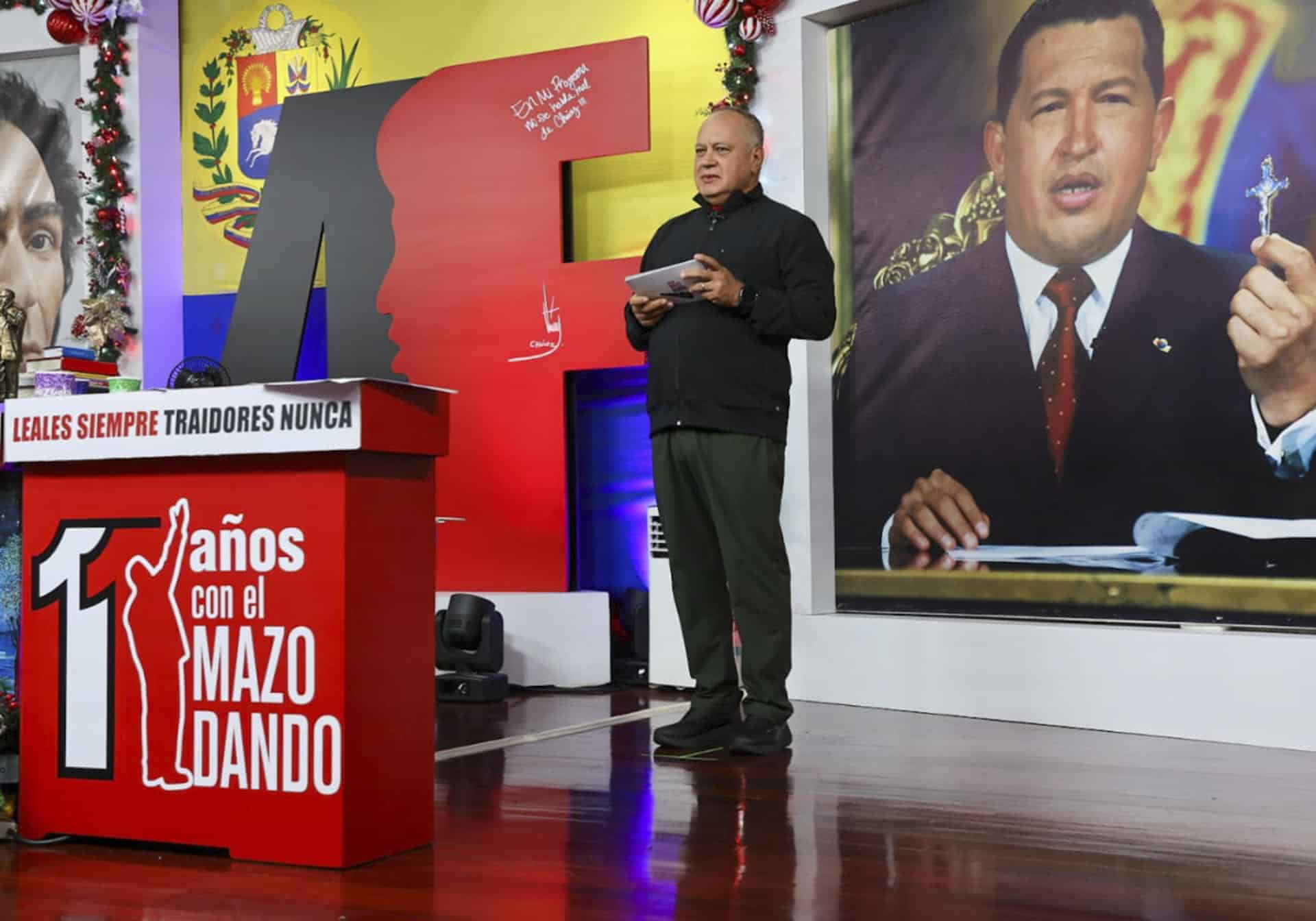Fotografía cedida por Prensa del Ministerio de Interior, Justicia y Paz donde se observa al ministro Diosdado Cabello hablando en su programa de television "Con El Mazo Dando" este miércoles, en Caracas (Venezuela). EFE/ Ministerio de Interior, Justicia y Paz
