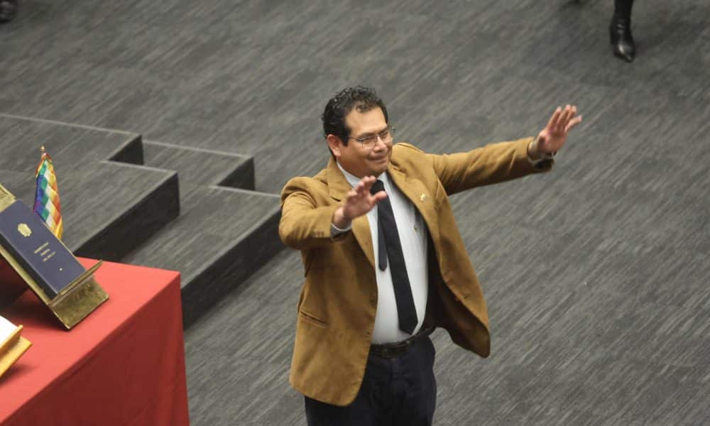 El diputado del Partido Demócrata Cristiano (PDC), Roberto Castro Salazar, es elegido como presidente de la Cámara de Diputados este 6 de noviembre de 2025, en La Paz (Bolivia). EFE/ Juan Carlos Torrejon