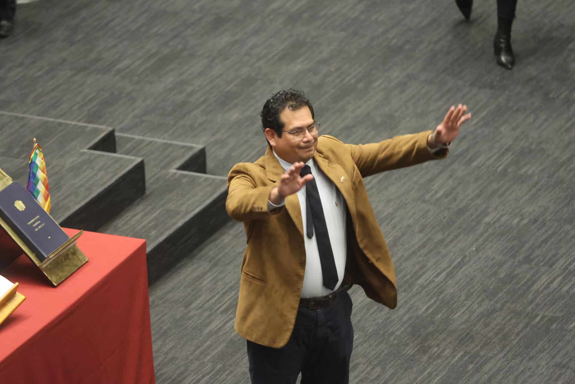 El diputado del Partido Demócrata Cristiano (PDC), Roberto Castro Salazar, es elegido como presidente de la Cámara de Diputados este 6 de noviembre de 2025, en La Paz (Bolivia). EFE/ Juan Carlos Torrejon