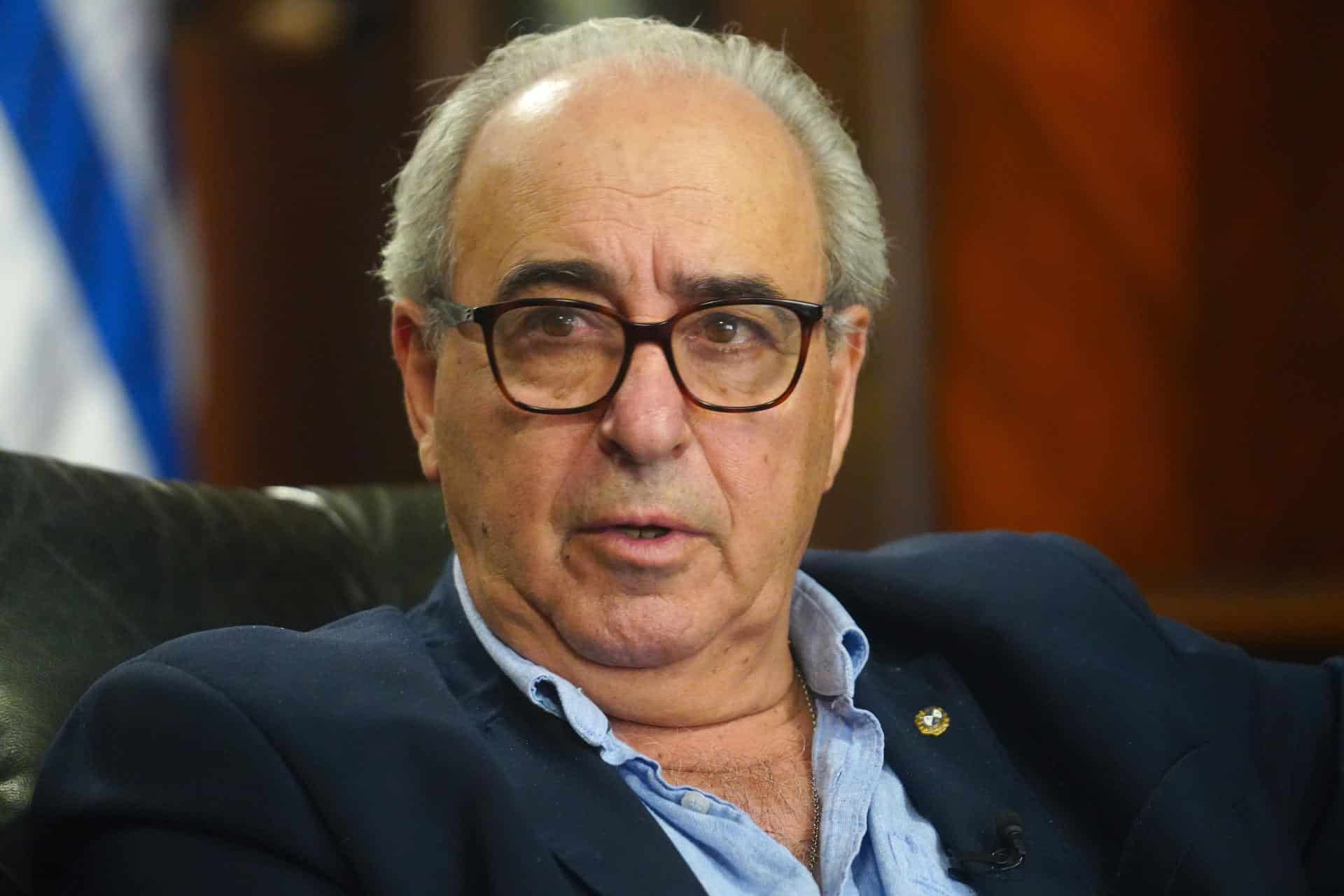 El ministro de Ganadería, Agricultura y Pesca de Uruguay, Alfredo Fratti, fue captado el pasado 11 de noviembre, durante una entrevista con EFE, en Montevideo (Uruguay). EFE/Diego Lafalche