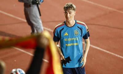 El defensa de la selección española Dean Huijsen participa en un entrenamiento en la Ciudad del Fútbol de Las Rozas, en Madrid, de cara a los partidos clasificatorios para el Mundial 2026 contra Georgia y Turquía. EFE/ Rodrigo Jiménez