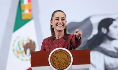 La presidenta de México, Claudia Sheinbaum, habla en una rueda de prensa este lunes, en Palacio Nacional de la Ciudad de México (México). EFE/ Mario Guzmán