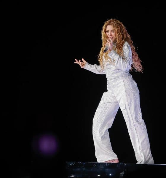 La cantante colombiana Shakira durante un concierto de su gira 'Las mujeres ya no lloran World Tour' este sábado, en el Estadio Olímpico Atahualpa en Quito (Ecuador). EFE/ José Jácome
