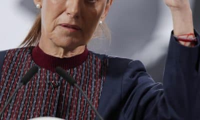 La presidenta de México, Claudia Sheinbaum, participa en una rueda de prensa este martes, en el Palacio Nacional de Ciudad de México (México). EFE/ Isaac Esquivel