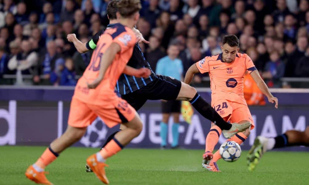El central Eric Garcia durante el partido de la cuarta jornada de la UEFA Champions League que han jugado Club Brugge KV y FC Barcelona,en Brujas. EFE/EPA/OLIVIER MATTHYS