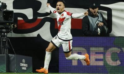 Álvaro García celebra su gol, tercero del equipo madrileño, durante el partido de Liga Conferencia que Rayo Vallecano y Lech Poznan EFE/ Juanjo Martín