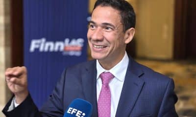 El jefe de la división de Conectividad Mercados y Finanzas del Banco Interamericano de Desarrollo (BID), Anderson Caputo, habla durante una entrevista con EFE durante el foro FinnLaC 2025 este martes, en Miami (EE.UU.) EFE/ Alberto Boal