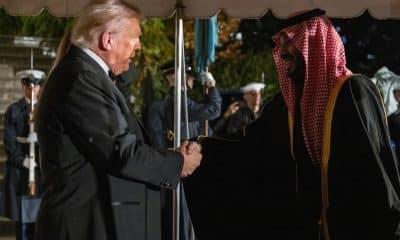 Imagen de 19 de noviembre de 2025 del presidente de Estados Unidos, Donald Trump, y el príncipe heredero saudí, Mohamed bin Salmán.EFE/EPA/ANNA ROSE LAYDEN / POOL