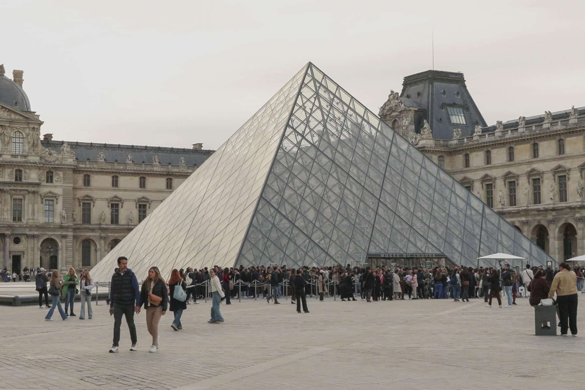 Imagen de archivo del museo del Louvre de París, el más visitado del mundo.- EFE/ Edgar Sapiña Manchado.