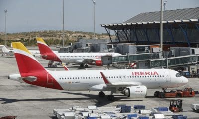 Aviones de Iberia en la T4 del aeropuerto Madrid- Barajas. EFE/ Fernando Alvarado