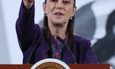La presidenta de México, Claudia Sheinbaum, habla ayer durante una rueda de prensa en Palacio Nacional de la Ciudad de México (México). EFE/Mario Guzmán
