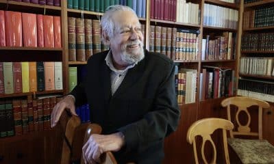 Fotografía del 11 de septiembre de 2025 del director de la Academia Mexicana de la Lengua, Gonzalo Celorio, durante una entrevista con EFE, en Ciudad de México (México). EFE/José Méndez