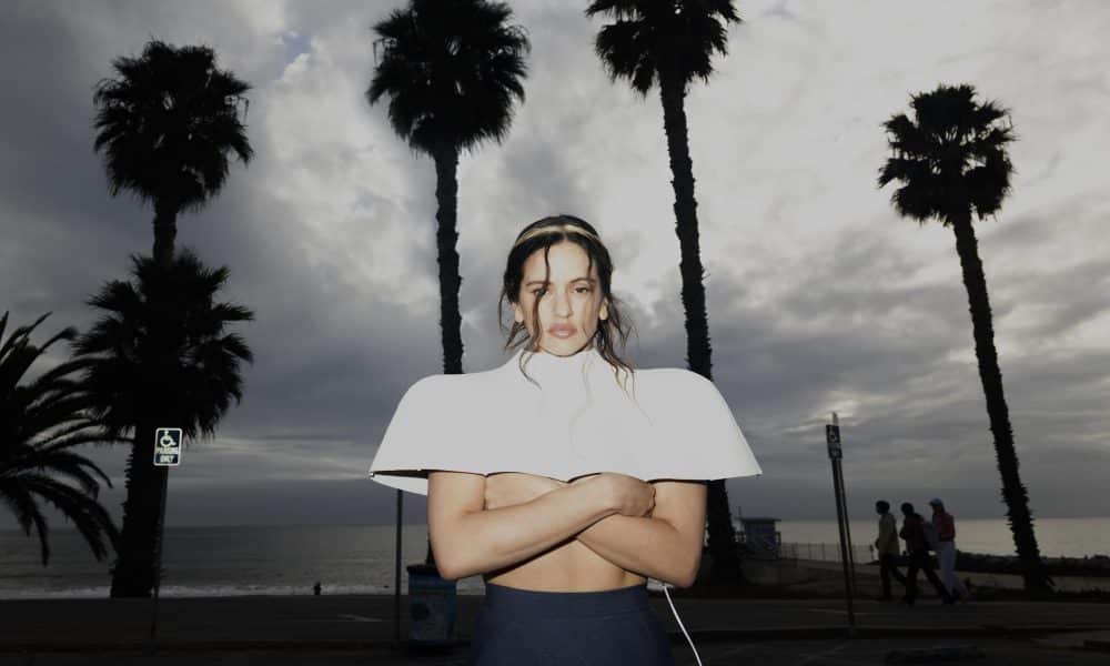 Fotografía cedida este lunes por Sony México de la cantante española Rosalía. EFE/Sony México/SOLO USO EDOTORIAL/NO VENTAS/SOLO DISPONIBLE PARA ILUSTRAR LA NOTICIA QUE ACOMPAÑA(CRÉDITO OBLIGATORIO)