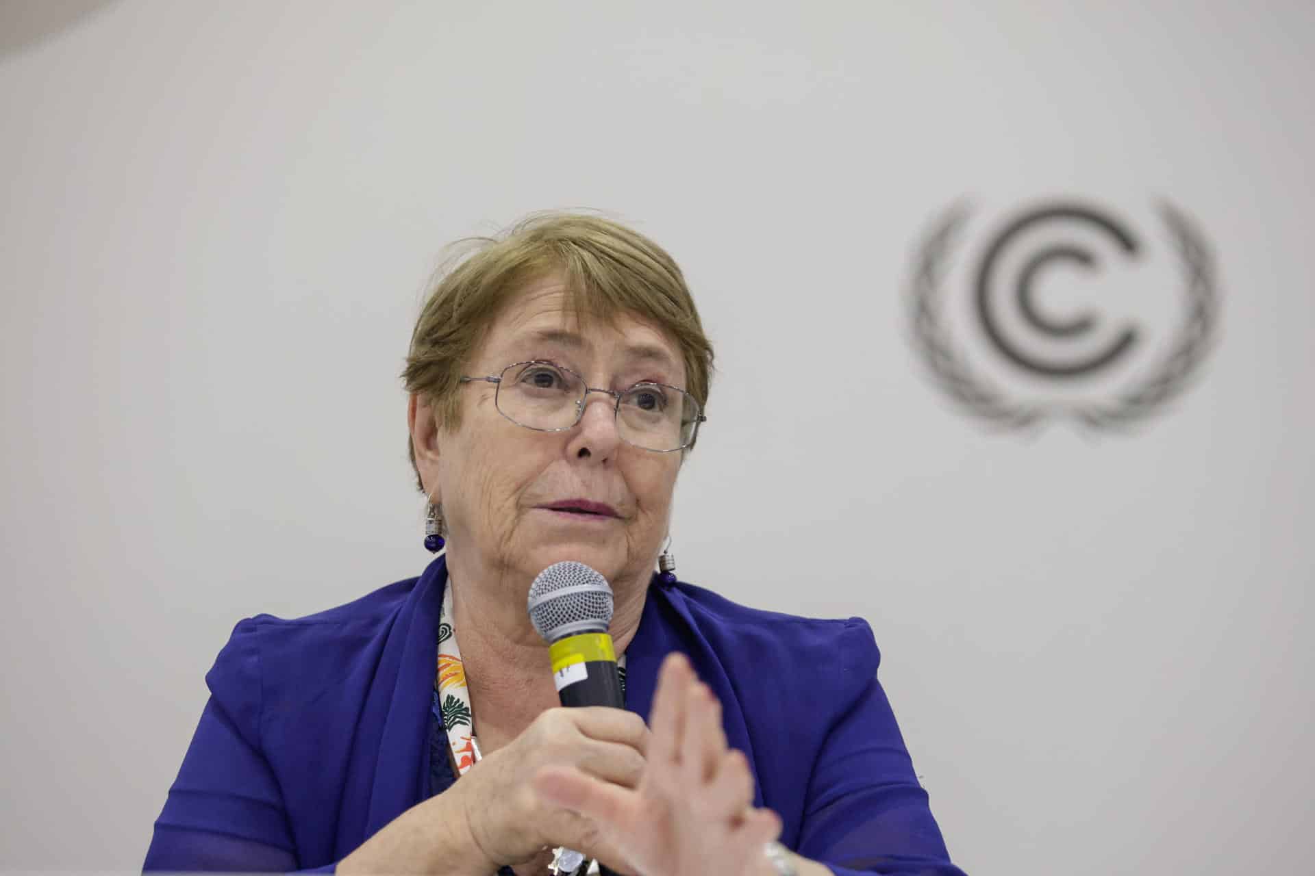 La expresidenta de Chile Michelle Bachelet habla en un panel sobre resiliencia hídrica durante la COP 30 este jueves, en Belém (Brasil). EFE/ Fraga Alves