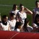 Las jugadoras de la selección femenina de fútbol durante el entrenamiento llevado a cabo este jueves en la Ciudad Deportiva de Las Rozas para preparar el partido de ida de Liga de Naciones que mañana disputarán ante Alemania en el Fritz-Walter-Stadion de Kaiserslautern. EFE/ Rodrigo Jimenez