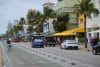 Fotografía de archivo del 19 de febrero de 2024 que muestra la calle turística de Ocean Drive, en Miami Beach (Estados Unidos). EFE/ Antoni Belchi
