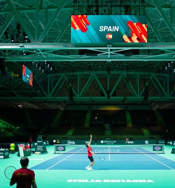 Vista general de un entrenamiento del equipo español de tenis en Bolonia (Italia). La selección española de tenis, capitaneada por David Ferrer y liderada por el número 1 del año, Carlos Alcaraz, persigue en Bolonia la séptima 'Ensaladera' de su historia, en una Final a 8 de la Copa Davis en la que se medirá en cuartos de final a República Checa. EFE/ Federación Italiana de Tenis