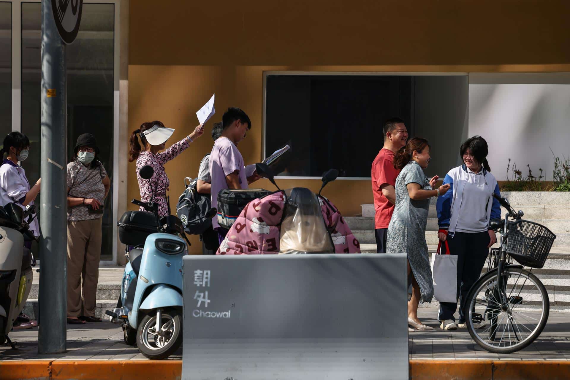 Imagen de archivo tomada el 7 de junio de 2025 en Pekín, China, durante una jornada de Examen Nacional de Ingreso a la Universidad. EFE/EPA/WU HAO