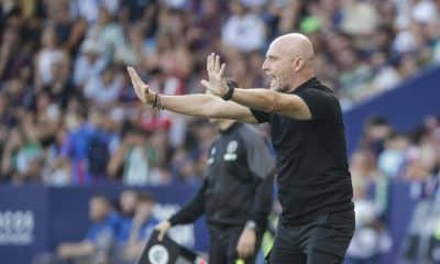 El entrenador del Levante Julián Calero, en el Ciutat de València.- EFE/ Manuel Bruque