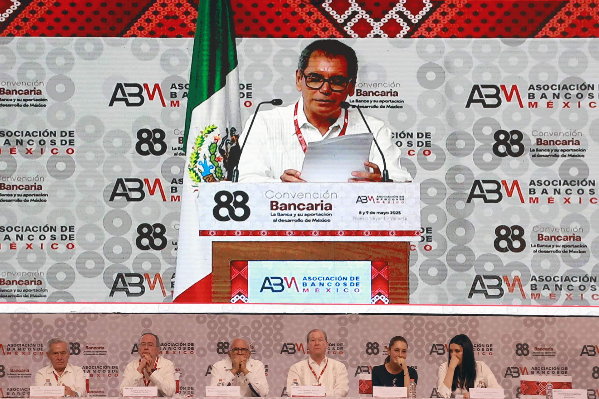 El secretario de Hacienda, Edgar Amador, participa en el foro 'La banca y su aportación al desarrollo de México' durante la 88 Convención Bancaria este jueves, en Nuevo Vallarta (México). Imagen de archivo. EFE/ Alex Cruz