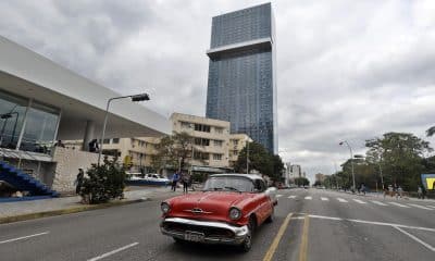 Fotografía de archivo del 1 de marzo de 2025 que muestra el nuevo Hotel Iberostar Selection en La Habana (Cuba). EFE/ Ernesto Mastrascusa