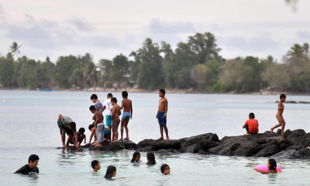 Imagen de archivo de niños jugando en Funafuti, Tuvalu,(Australia). EFE/EPA/MICK TSIKAS AUSTRALIA AND NEW ZEALAND OUT[AUSTRALIA AND NEW ZEALAND OUT]