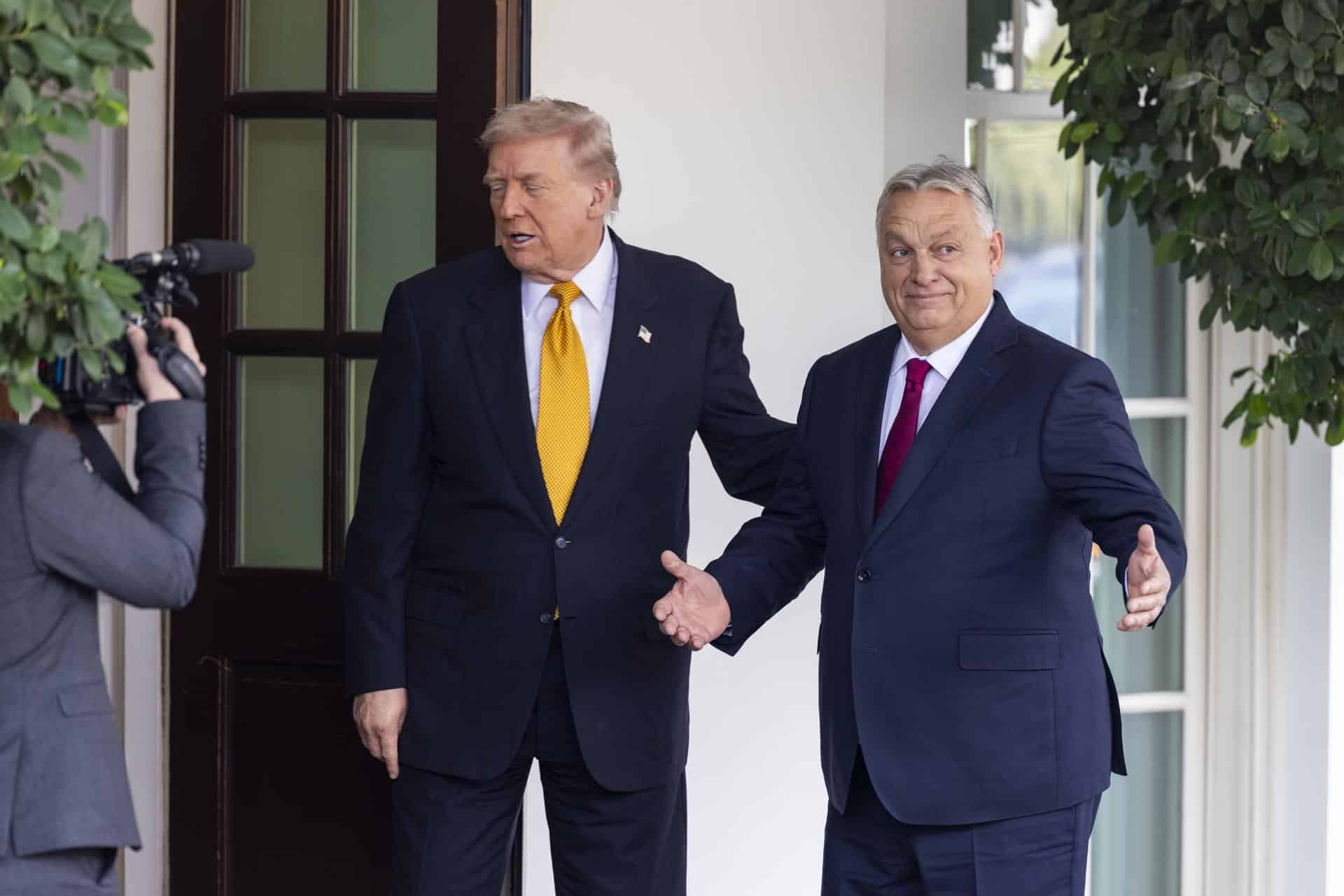 El presidente de Estados Unidos, Donald Trump, junto al primer ministro de Hungría, Viktor Orbán. EFE/Jim Lo Scalzo