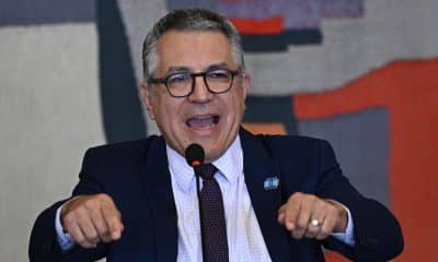 Fotografía de archivo del ministro de Salud de Brasil, Alexandre Padilha, durante un acto público, en el Palacio del Itamaraty, en Brasilia (Brasil). EFE/Andre Borges