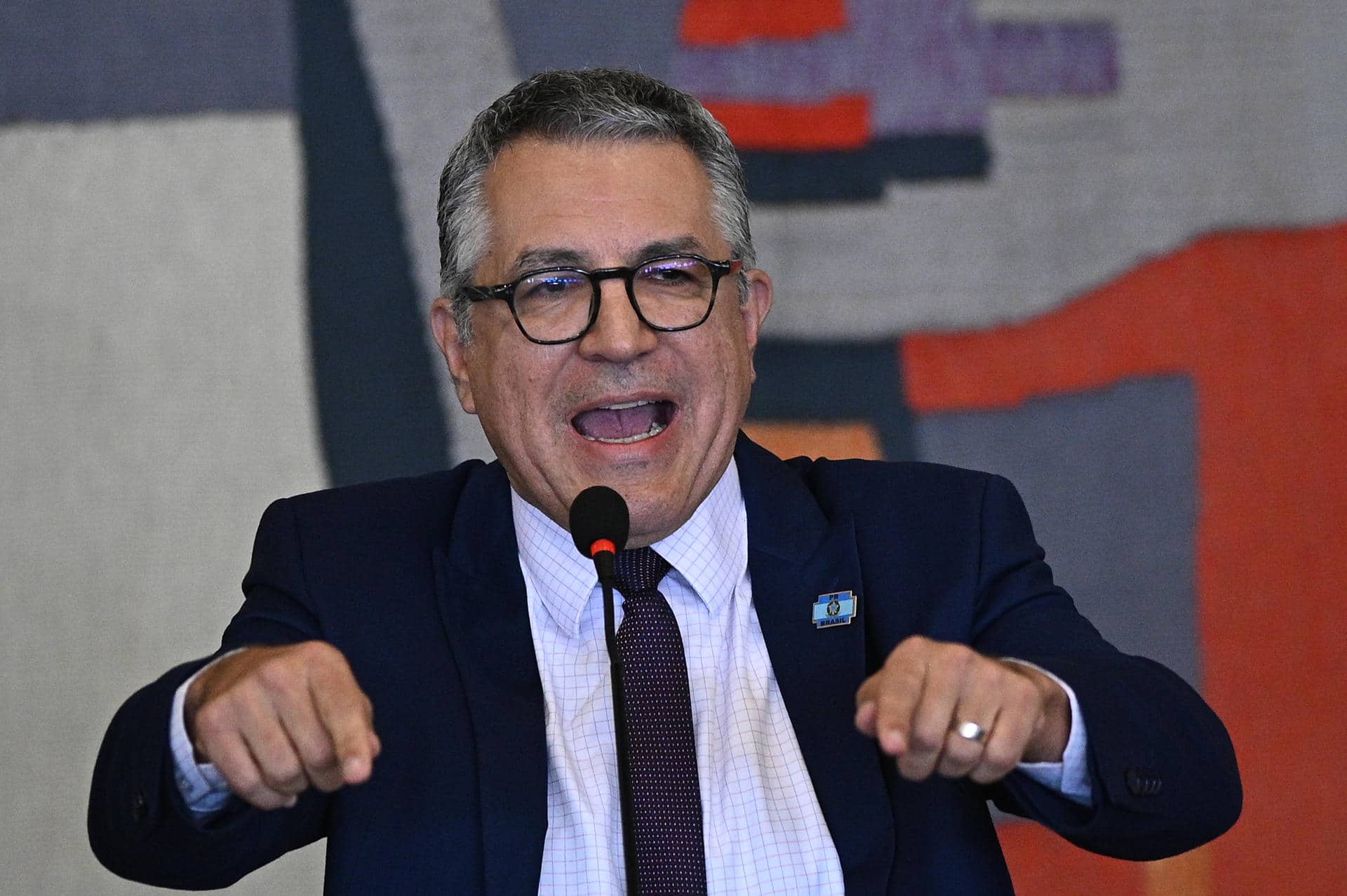 Fotografía de archivo del ministro de Salud de Brasil, Alexandre Padilha, durante un acto público, en el Palacio del Itamaraty, en Brasilia (Brasil). EFE/Andre Borges