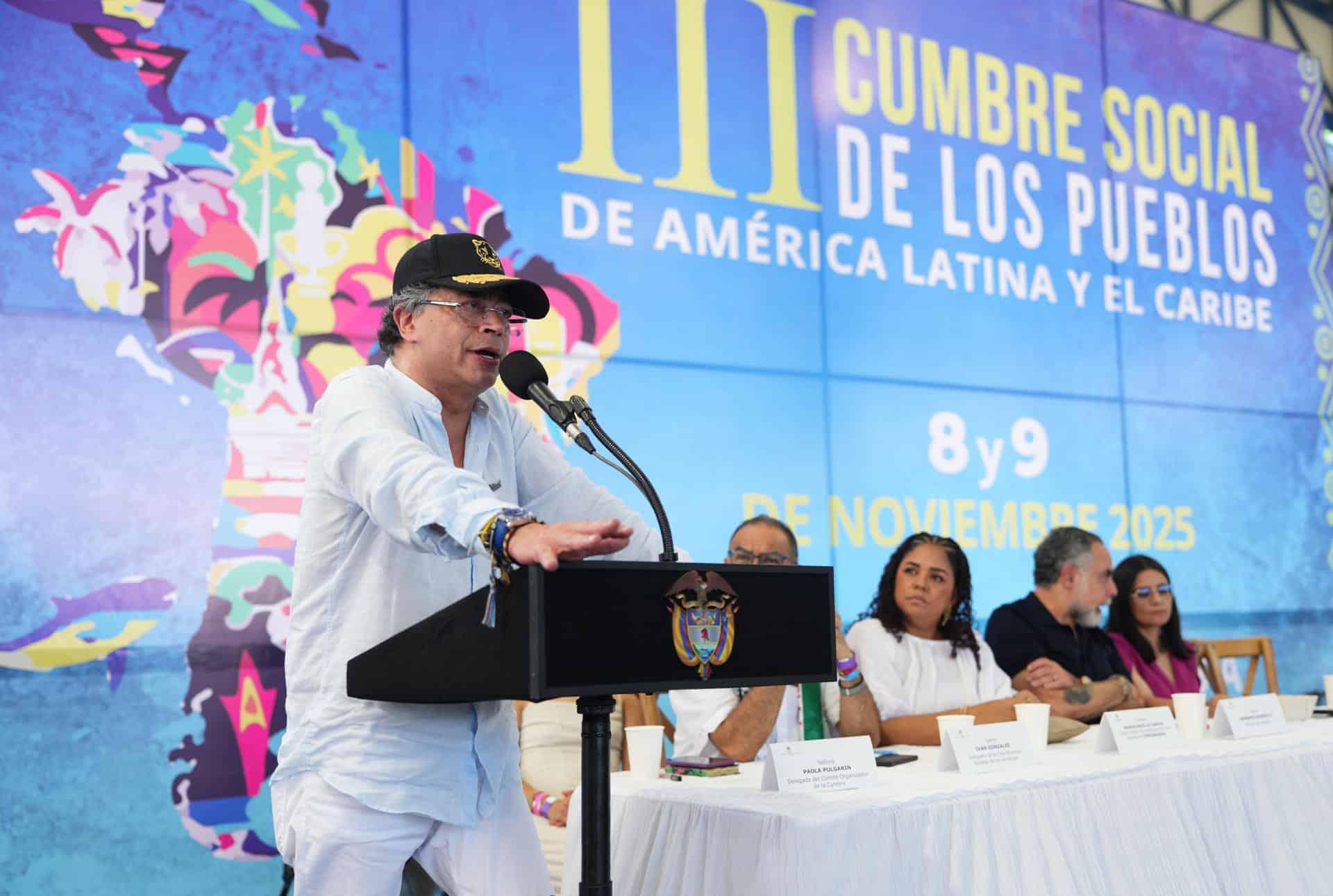 Fotografía cedida por la Presidencia de Colombia del mandatario Gustavo Petro hablando este sábado en Santa Marta (Colombia). EFE/ Presidencia de Colombia