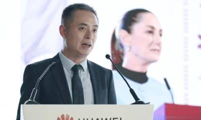 El director ejecutivo de Huawei México, Liu Jiude, habla durante la inauguración del Huawei Talent Summit este jueves, en Ciudad de México (México). EFE/ José Méndez