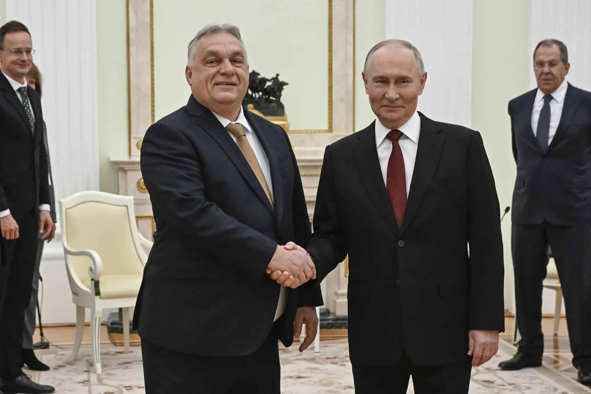 Los presidentes de Rusia, Vladimir Putin, y de Hungría, Viktor Orban. EFE/EPA/ALEXANDER NEMENOV / POOL