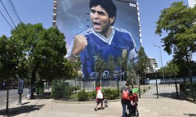 Mural con la imagen de Diego Armando Maradona en Buenos Aires (Argentina). EFE/Matías Martín Campaya
