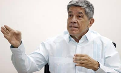 Fotografía de archivo del viceministro de Relaciones Exteriores de Cuba, Carlos Fernández de Cossío, durante una entrevista con EFE, en La Habana (Cuba). EFE/Ernesto Mastrascusa