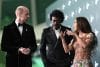 El príncipe de Gales, Guillermo (i), habla con la cantante Anitta (d) y el músico brasileño Seu Jorge en la alfombra roja durante la ceremonia de los premios ambientales Earthshot este miércoles, en Río de Janeiro (Brasil). EFE/ Lucas Figueiredo