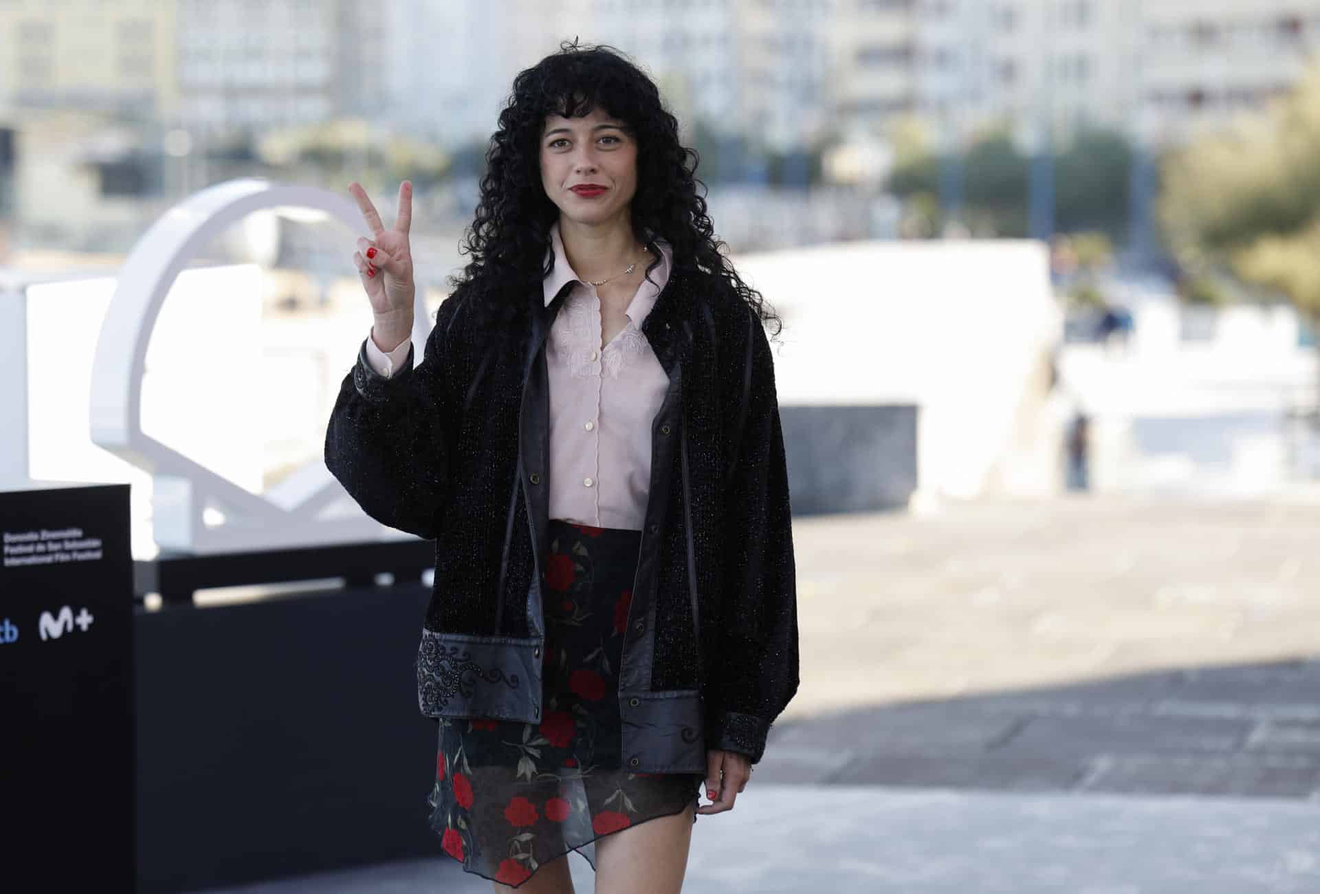 La actriz Camila Plaate posa tras presentar su película 'Belén', de la realizadora Dolores Fonzi, incluida en la Sección Oficial del Festival de la 73 edición del Festival Internacional de Cine de San Sebastián. Imagen de archivo. EFE/Juan Herrero