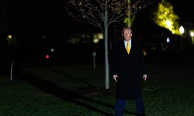 El presidente estadounidense, Donald Trump, este viernes al abandonar la Casa Blanca rumbo a Florida. EFE/EPA/ERIC LEE / POOL