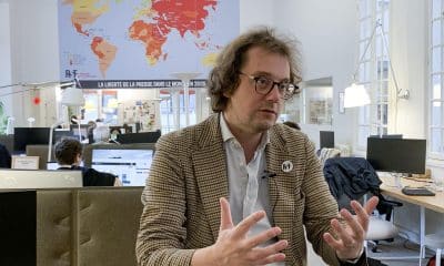 El secretario general de Reporteros sin Fronteras (RSF), Thibaut Bruttin, durante la entrevista concedida a EFE en París, con motivo del 40 aniversario de la organización. EFE/Isabel Rodríguez