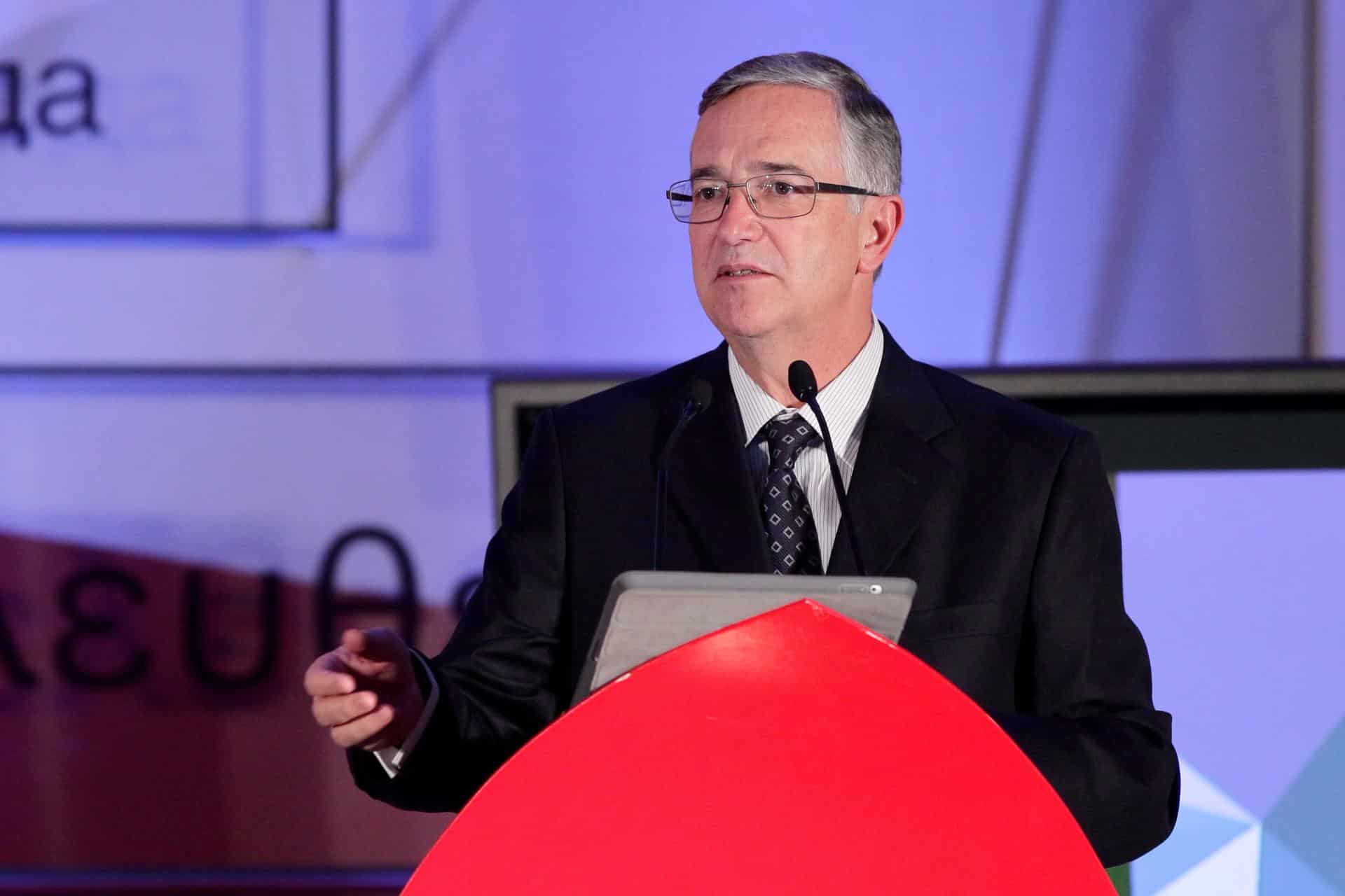 Fotografía de archivo del magnate mexicano Ricardo Salinas Pliego, durante un acto protocolario en la Ciudad de México. EFE/ José Méndez