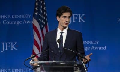 Fotografía tomada del archivo de la Biblioteca John F. Kennedy fechada el 19 de mayo de 2019 donde aparece Jack Schlossberg, nieto del expresidente de Estados Unidos John F. Kennedy, durante un acto en la sede de la biblioteca en Boston, Massachusetts (Estados Unidos). EFE/Rick Friedman/Biblioteca John F. Kennedy /SOLO USO EDITORIAL /NO VENTAS /SOLO DISPONIBLE PARA ILUSTRAR LA NOTICIA QUE ACOMPAÑA /CRÉDITO OBLIGATORIO