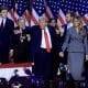 epublican presidential candidate Donald J. Trump (C), joined on stage by his wife Melania Trump and their son Barron Trump (L), addresses supporters at the Election Night watch 
El candidato presidencial republicano Donald J. Trump (centro), acompañado en el escenario por su esposa Melania Trump y su hijo Barron Trump (izq.), se dirige a sus partidarios en la Noche Electoral. EFE/EPA/CRISTOBAL HERRERA-ULASHKEVICH/Archivo 
Palm Beach (Estados Unidos), 06/11/2024.- El candidato presidencial estadounidense por el partido republicano Donald Trump (c) junto con su mujer Melania Trump (d) y su hijo Barron Trump (i) se proclama vencedor de las elecciones ante sus seguidores en el centro de Convenciones de Palm Beach en Florida, Estados Unidos. EFE/ Cristobal Herrera-Ulashkevich
