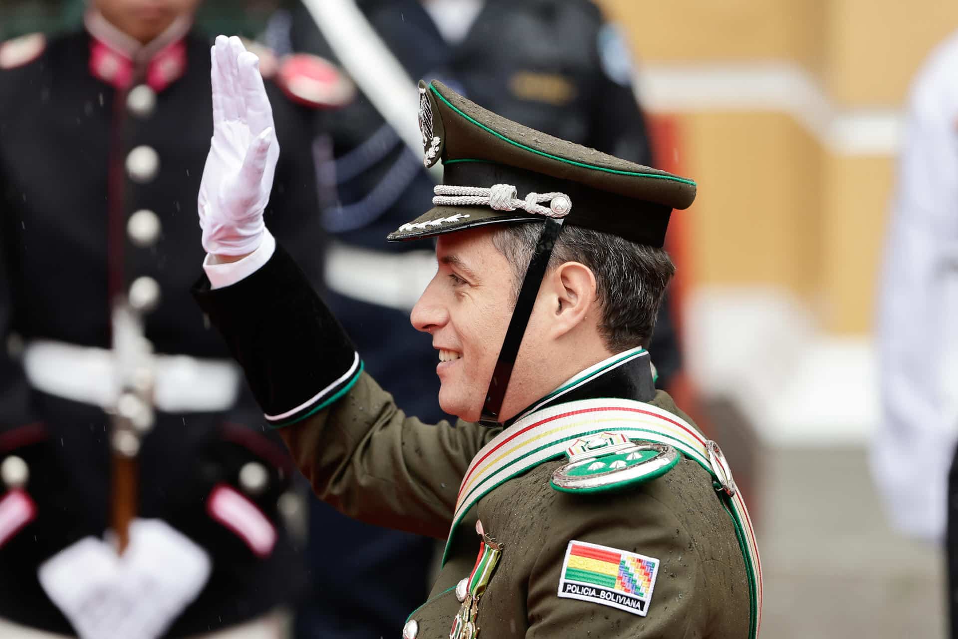 Edmand Lara, electo vicepresidente de Bolivia, llega para asistir al acto de investidura este sábado, en la plaza Murillo en La Paz (Bolivia). EFE/ Juan Ignacio Roncoroni