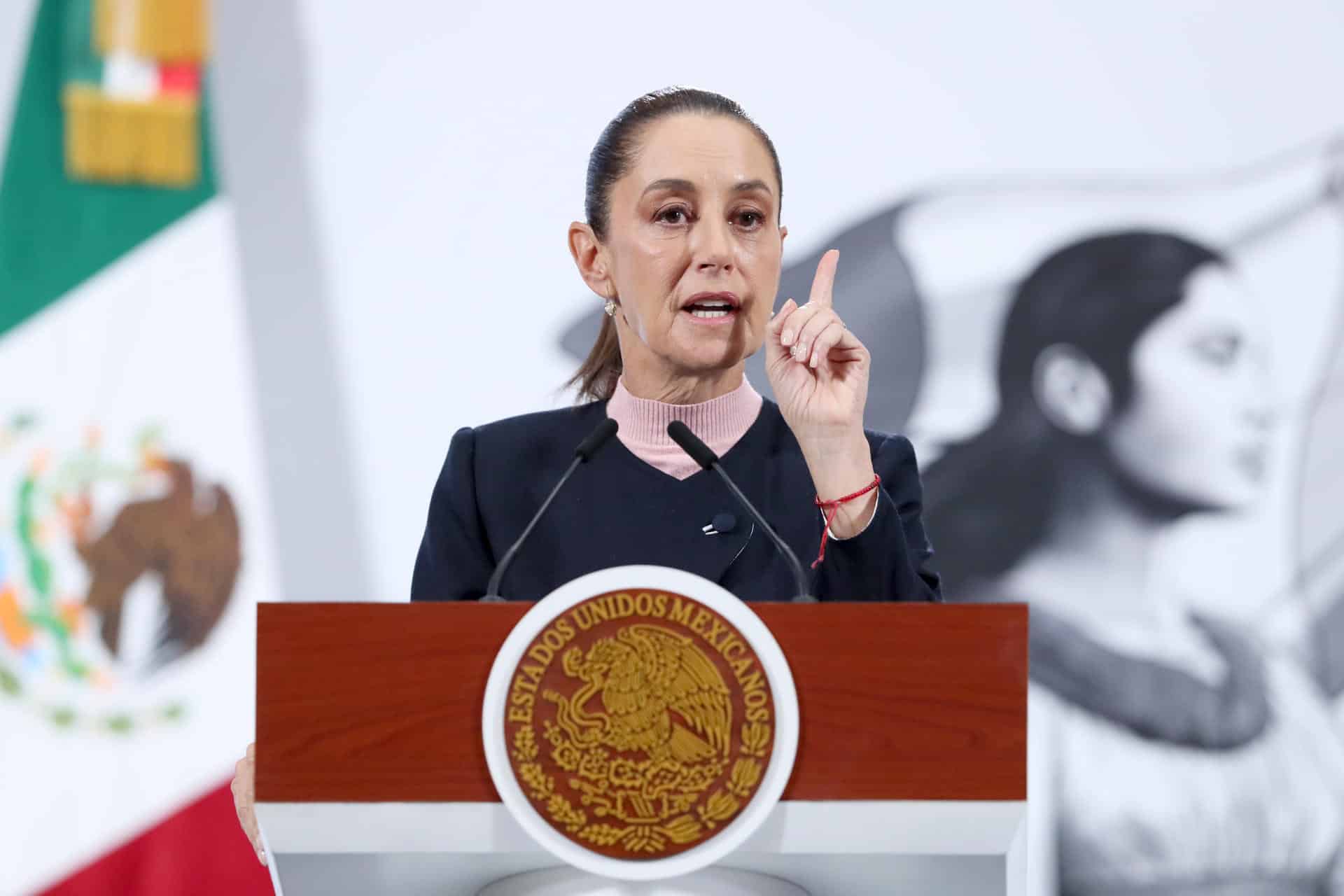 La presidenta de México, Claudia Sheinbaum, habla durante una rueda de prensa en Palacio Nacional de la Ciudad de México (México). Imagen de archivo. EFE/Mario Guzmán