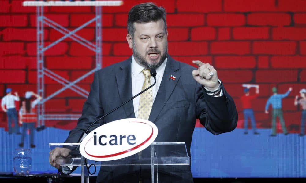 Fotografía de archivo del candidato a la presidencia de Chile, Johannes Kaiser del Partido Nacional Libertario, en Santiago (Chile). EFE/ Elvis González