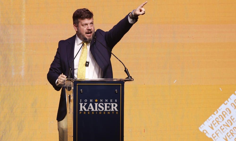 El candidato presidencial del Partido Nacional Libertario, Johannes Kaiser, fue captado este martes, 4 de noviemre, durante un acto de campaña, en Santiago de Chile. EFE/Elvis González