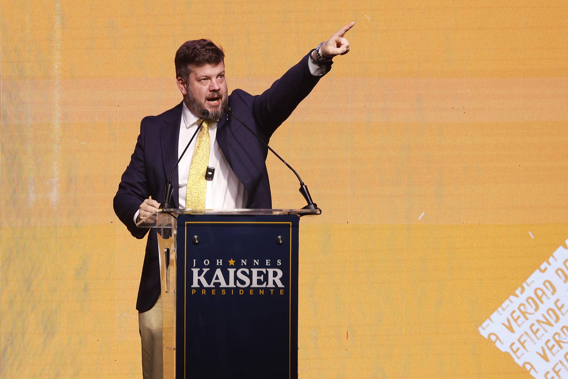 El candidato presidencial del Partido Nacional Libertario, Johannes Kaiser, fue captado este martes, 4 de noviemre, durante un acto de campaña, en Santiago de Chile. EFE/Elvis González